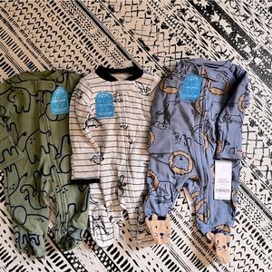 New with tags Carter’s cotton feeties